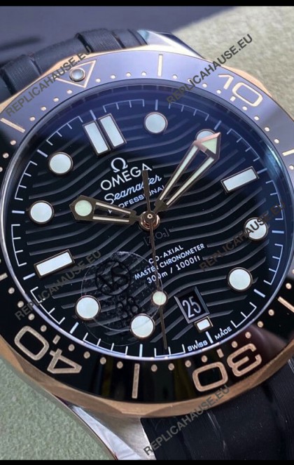 Omega Seamaster 300M Co-Axial Master Chronometer Black Dial Two Tone Casing 1:1 Mirror Replica